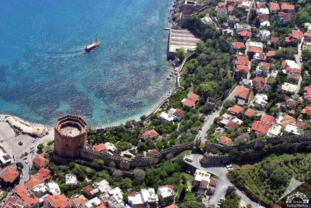 Antalya'da yeni gezi rotaları: kaleden antik kente altı güzergah